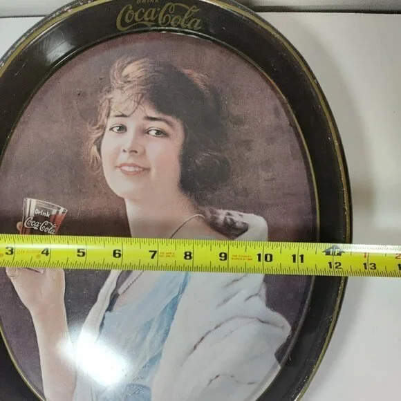 Pretty Girl Drinking Coka-Cola Tray, Vintage made in 1970's, 12" x 15" - Picture 3 of 4